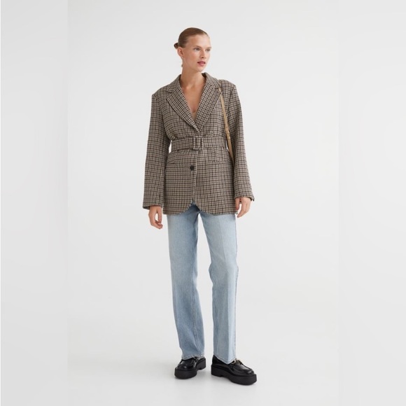 H&M oversized jacket with belt. - Picture 3 of 12